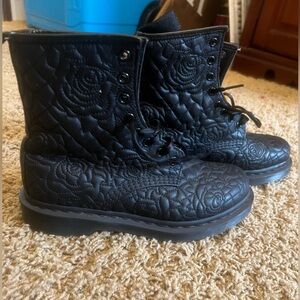Women’s size 7 Dr.Martens combat boots